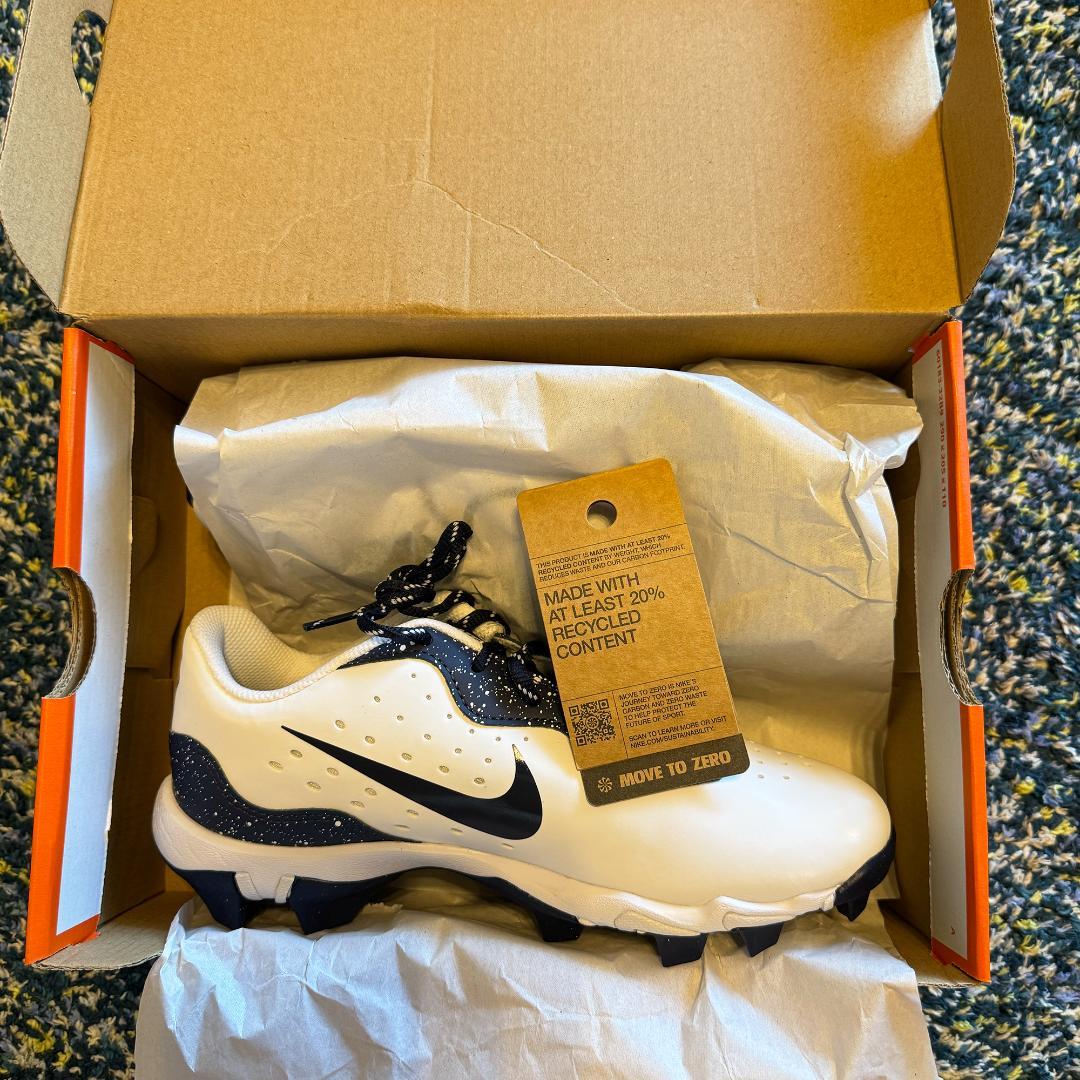 【新品】ナイキ ジュニア 野球用スパイク　24cm