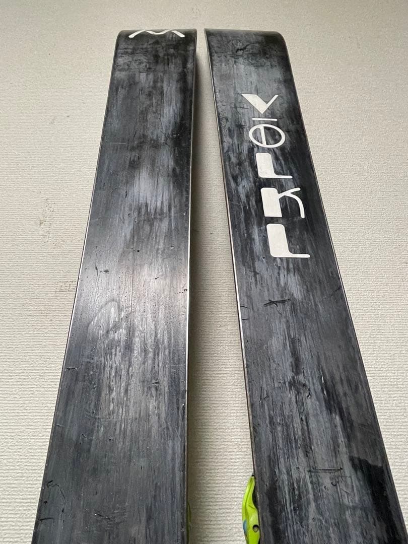 Völkl フリースタイルスキー バインディング付き