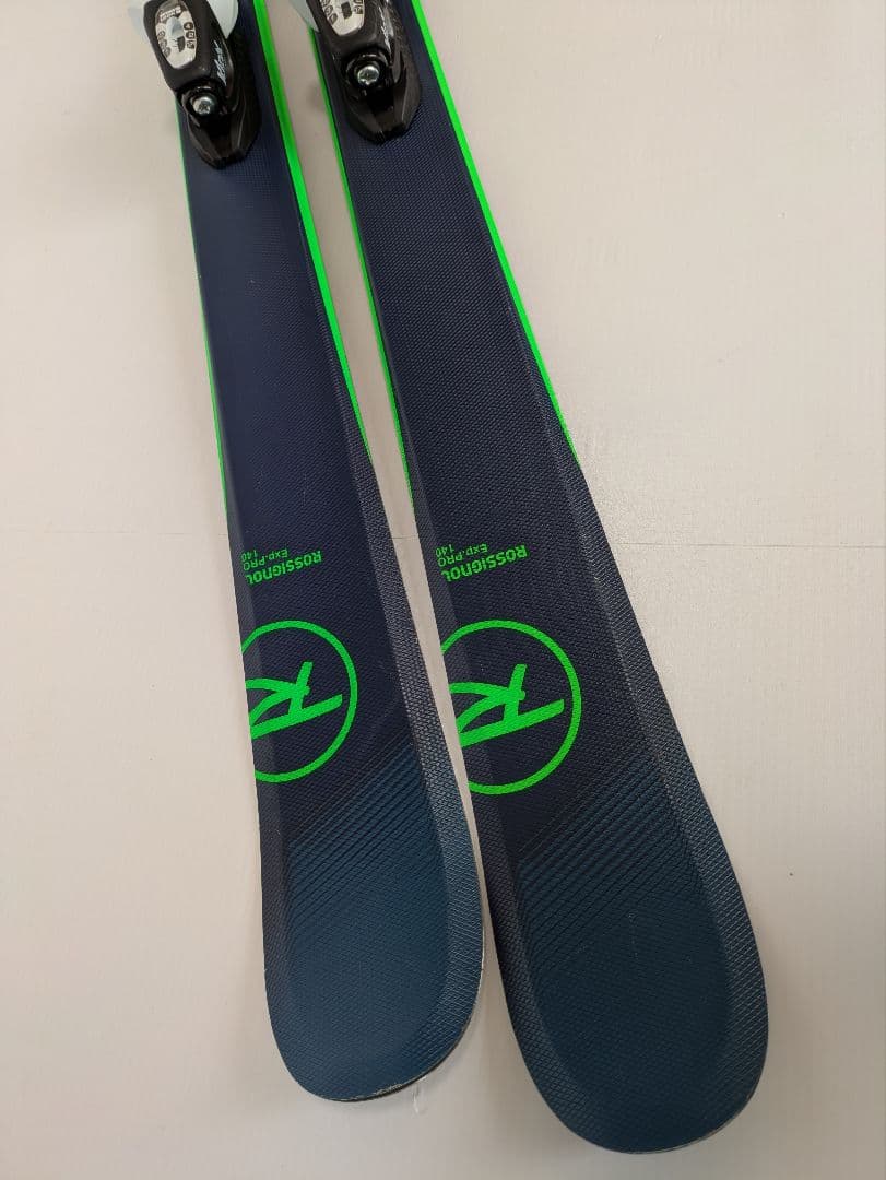 ダンゴ　スキー板〈ROSSIGNOLのExp-PRO〉