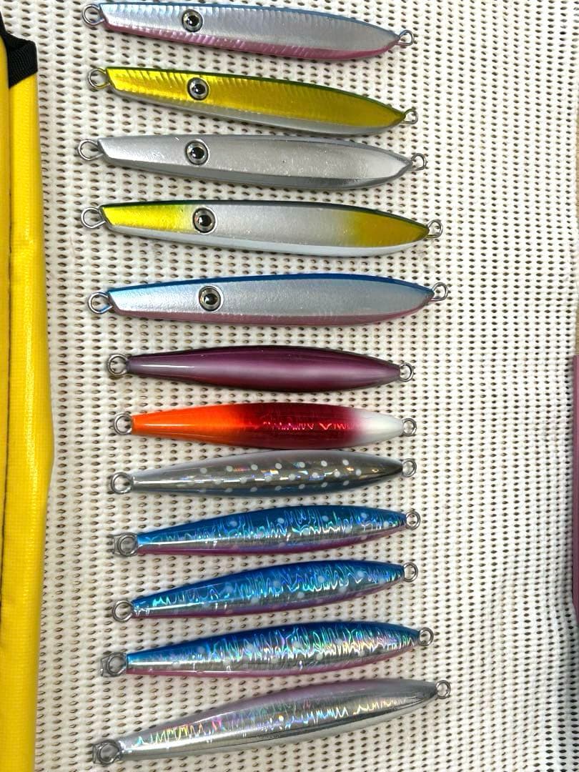 シャウト　ショーテル、イッセイ、ネコメタル