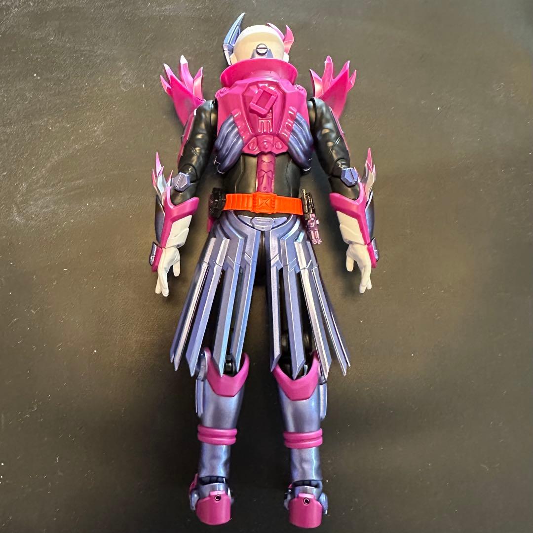 【開封済み】S.H.Figuarts 仮面ライダーヴァルバラド