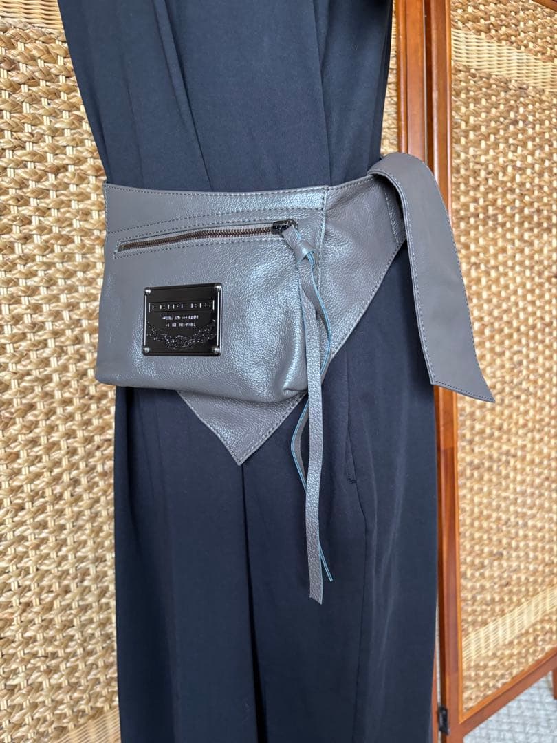 PRIDEBISグレー レザー ウエストポーチ