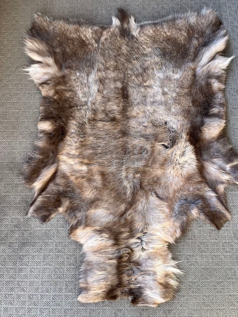 UPIダーラムトナカイファーワード L毛皮ラグ