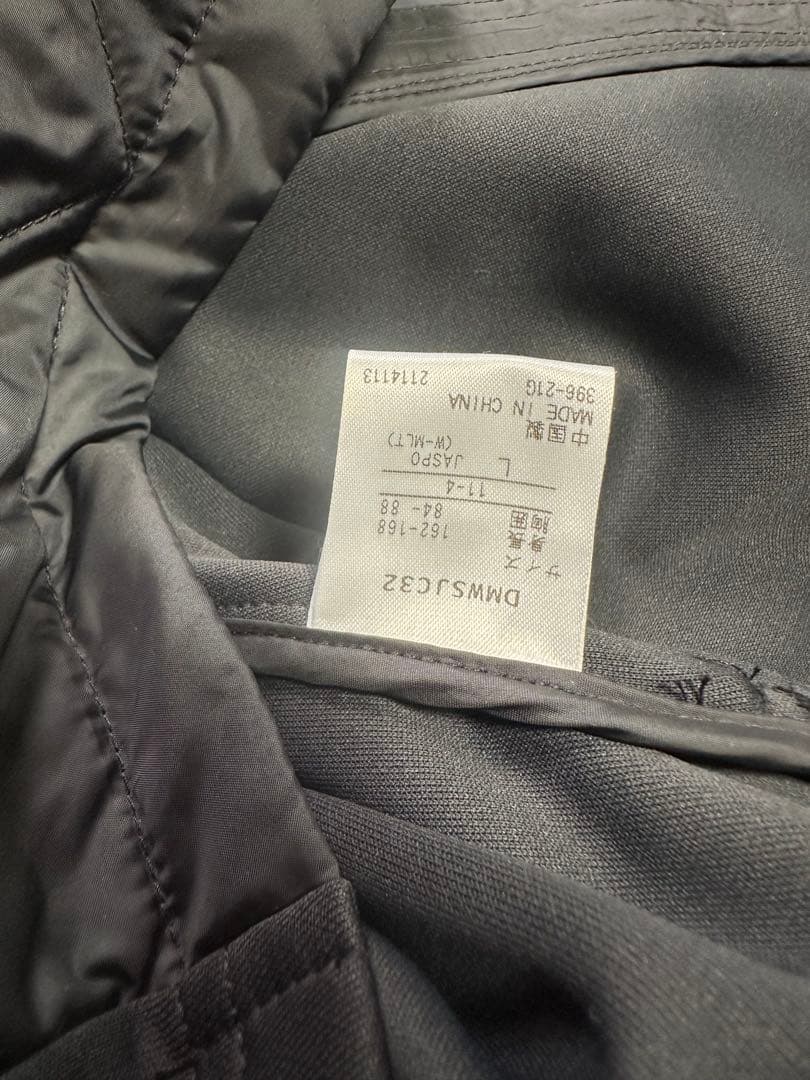 特価！！即日発送可能！ デサント　パーカー　黒　美品