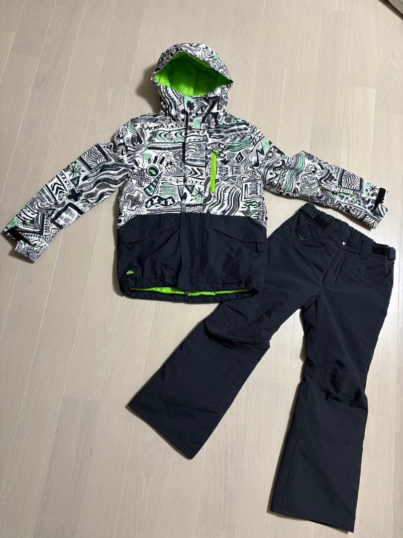 【QUIKSILVER】子ども用スノーウェア１３０サイズ