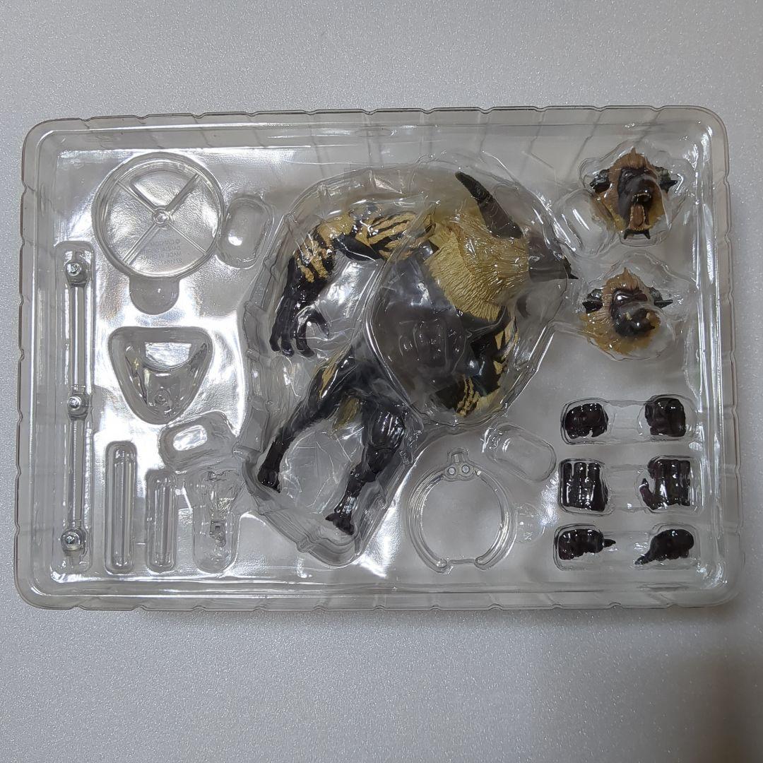 S.H.MonsterArts ラージャン　モンスターハンター　可動フィギュア