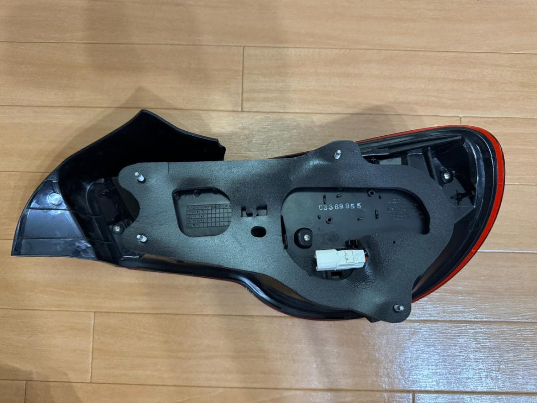 TOM'S LEDテールランプ 86 (ZN6) (81500-TZN68)