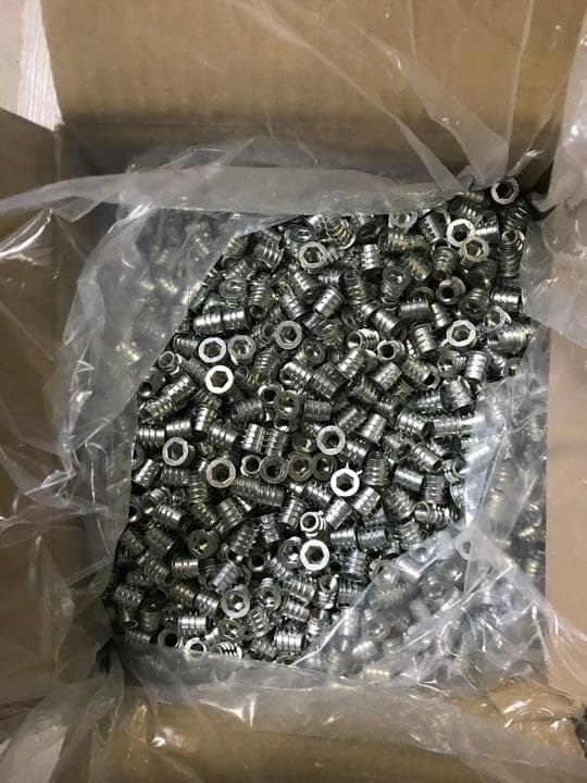 【即日発送①】M8オニメナット3.000個