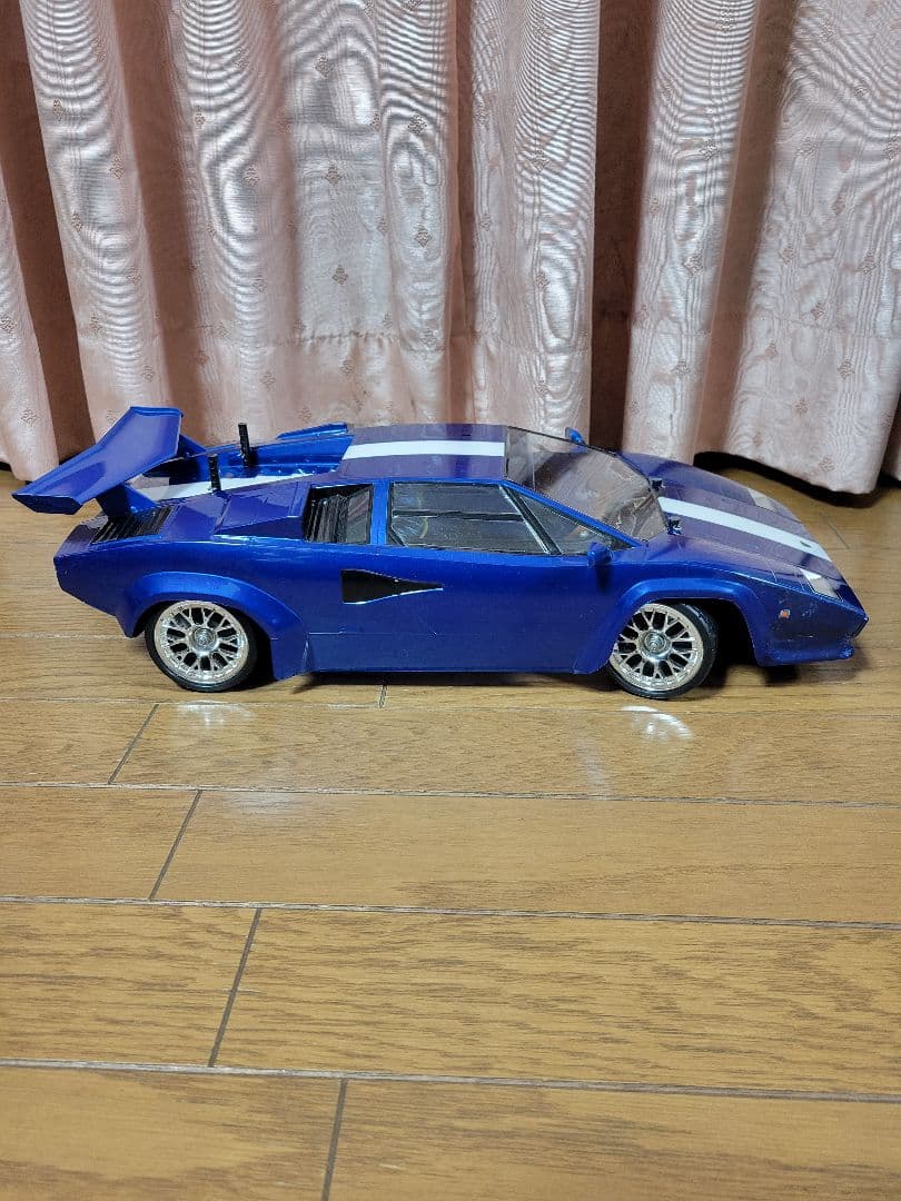 タミヤラジコン　TT01シャーシカウンタックボディ