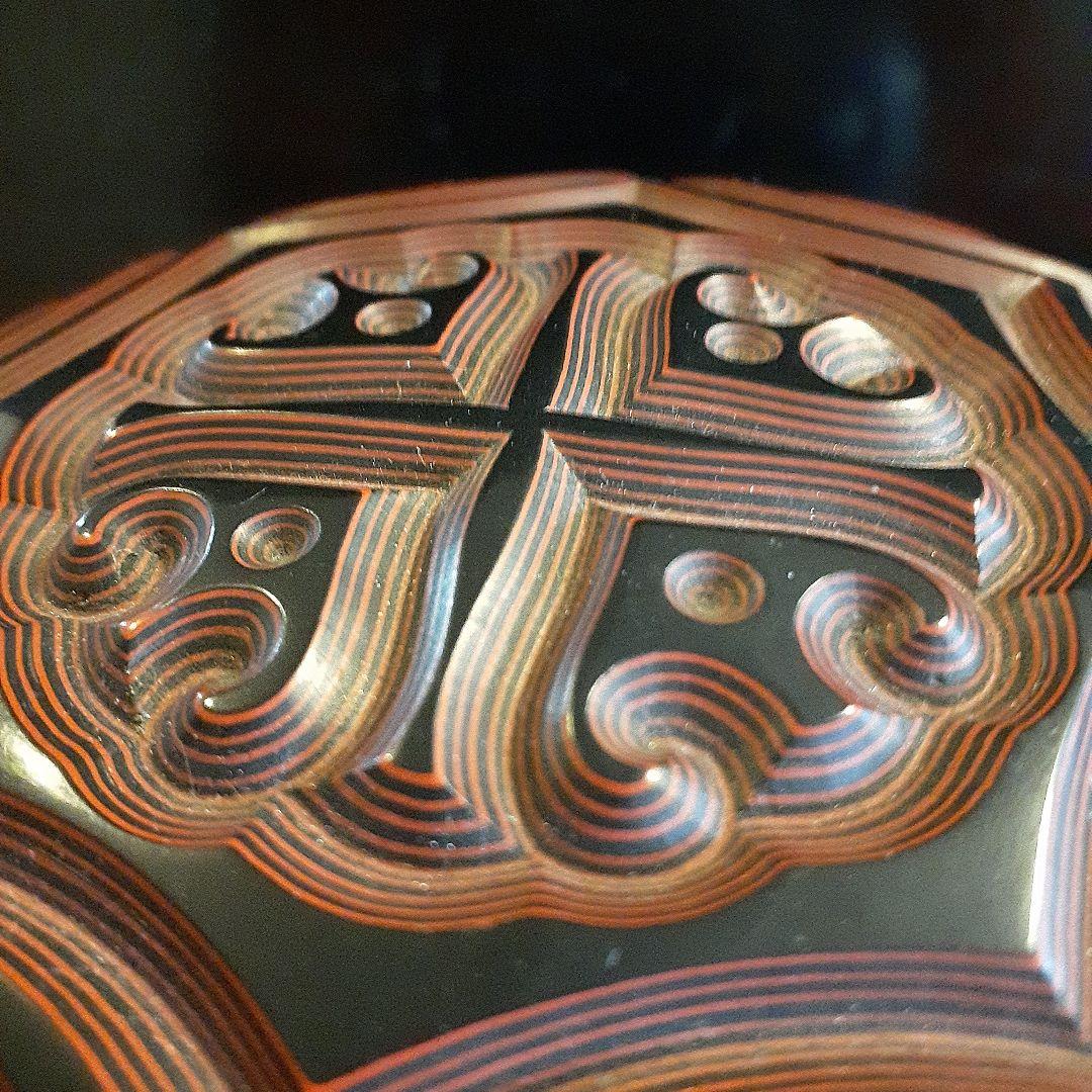 堆朱屈輪　菓子器