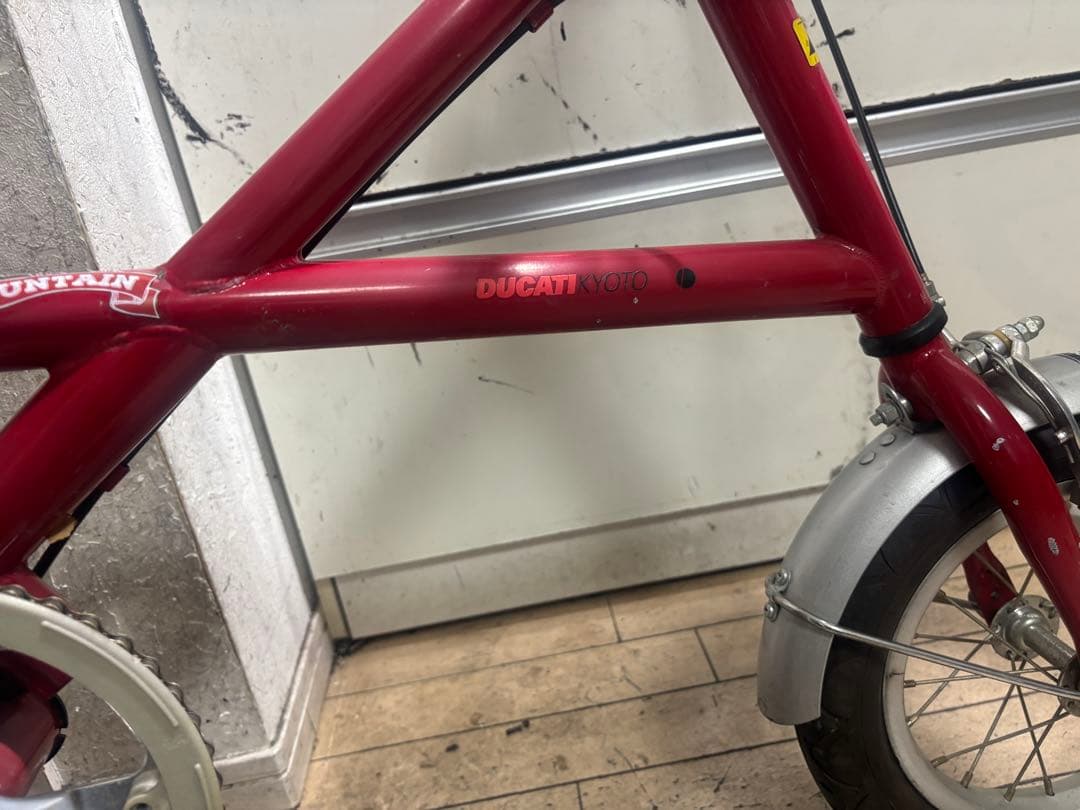 DUCATI MINI ハンドル部の折りたたみ自転車 赤