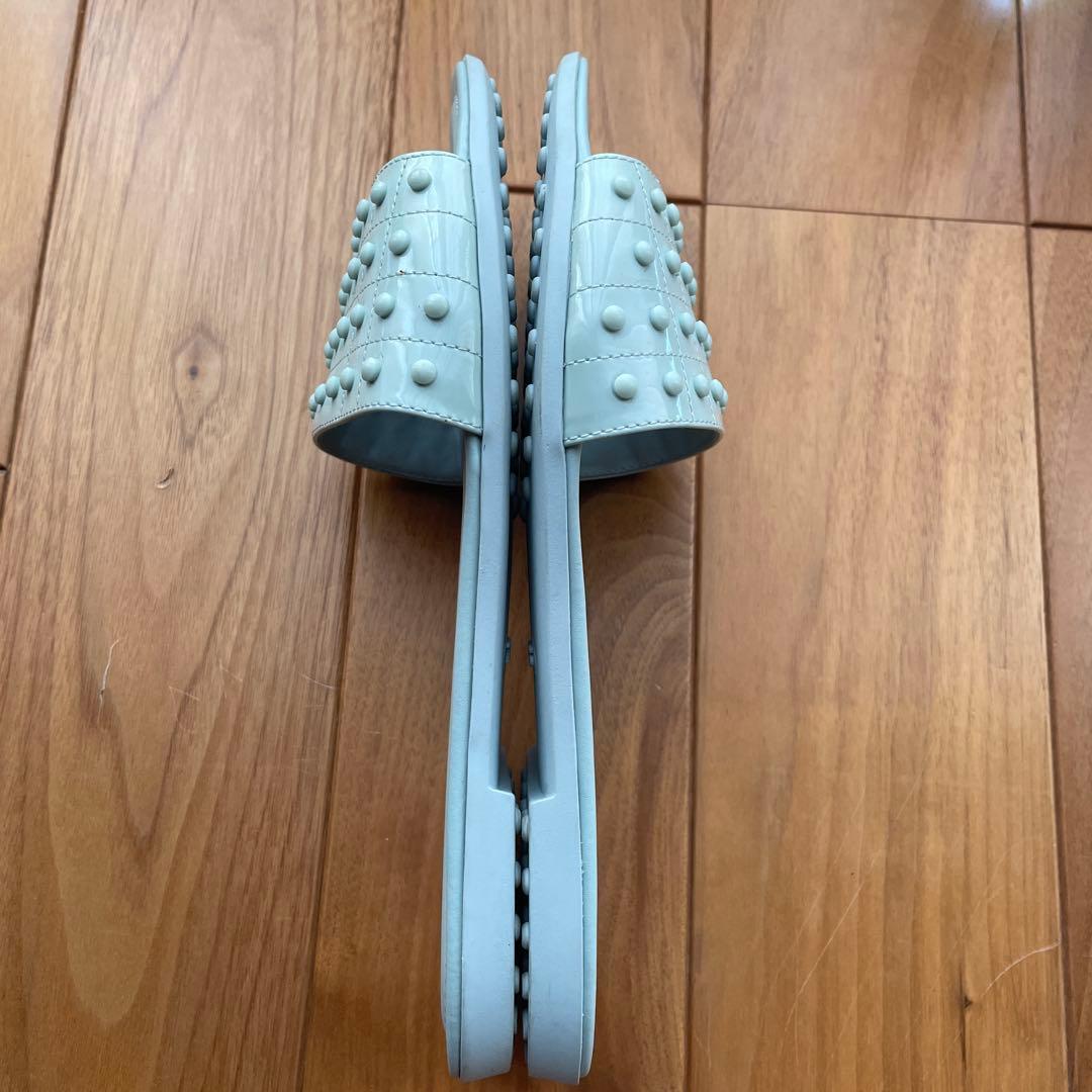 TOD'S トッズ　スタッズ付き　サンダル