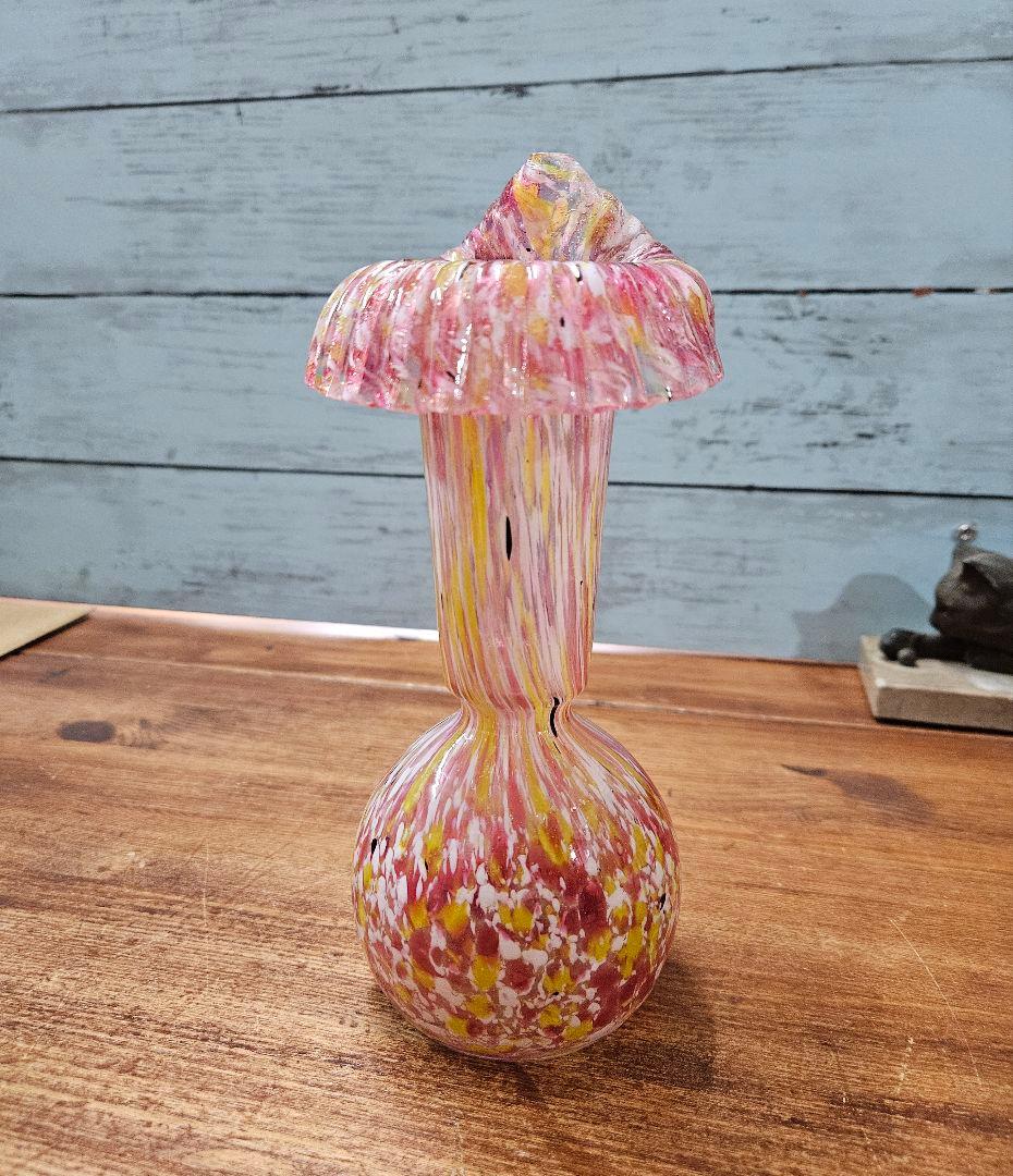 フランスアンティーク オパリンガラス クリシー フリルの花瓶 花器