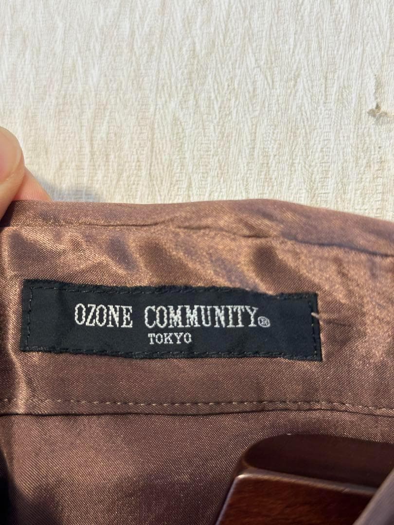 トップス OZONE COMMUNITY 90s Souvenir Shirt