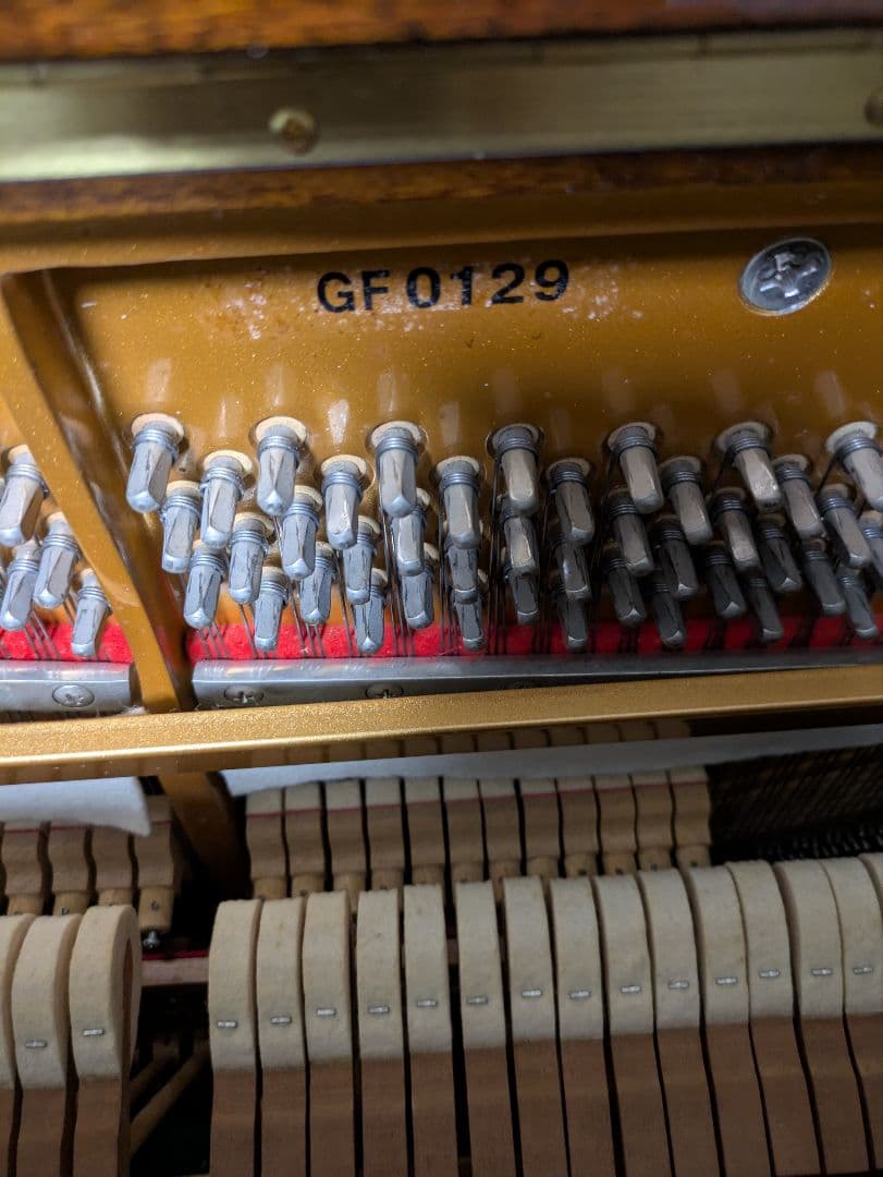 STEINBURG　アップライトピアノ　猫足　ダークウォールナット　木目調