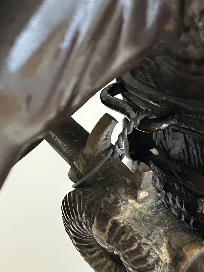 銅製　騎馬武者像