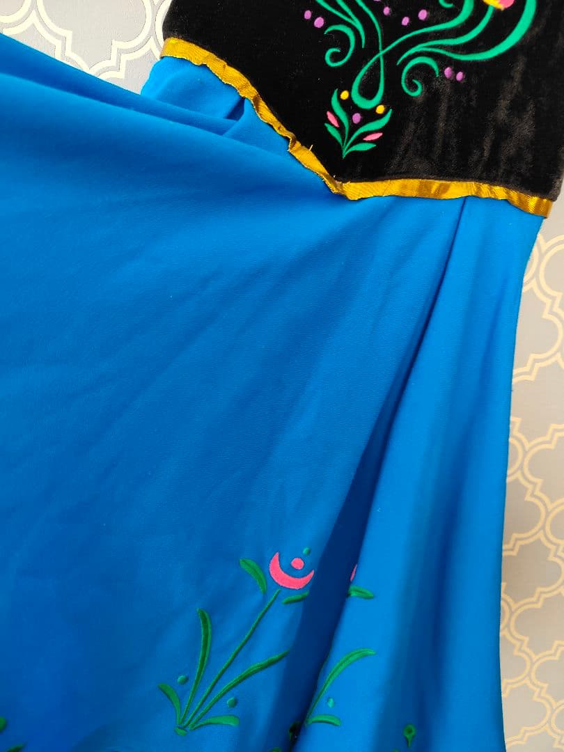 【ディズニー公式】ビビディ・バビディブティック、廃盤 アナ雪、アナ衣装、ドレス、