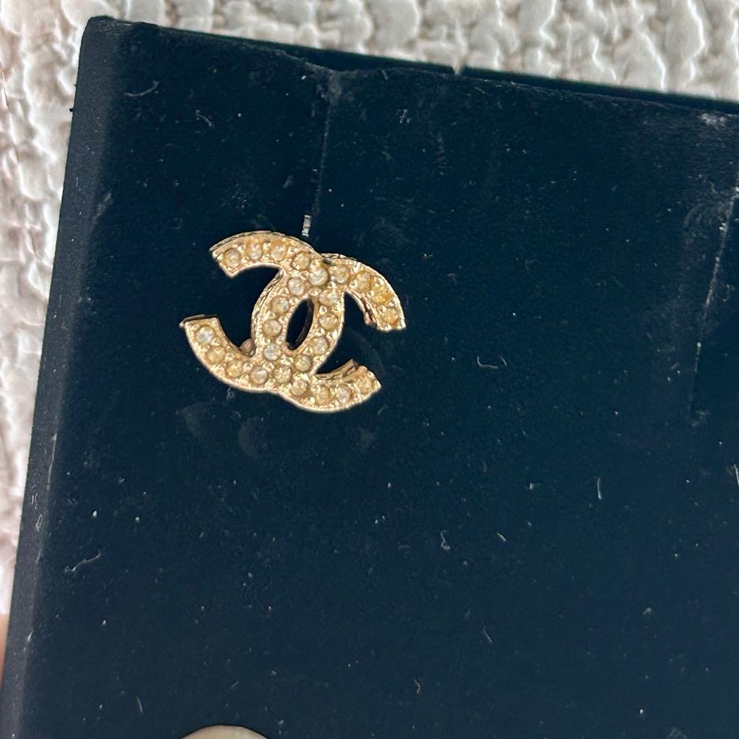 CHANEL ゴールド CCロゴ ピアス(片耳用)