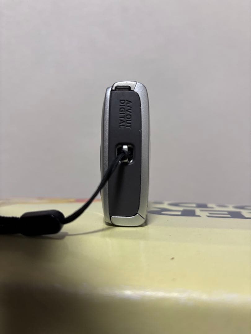 Canon IXY 200 SDカード付き　ほぼ新品