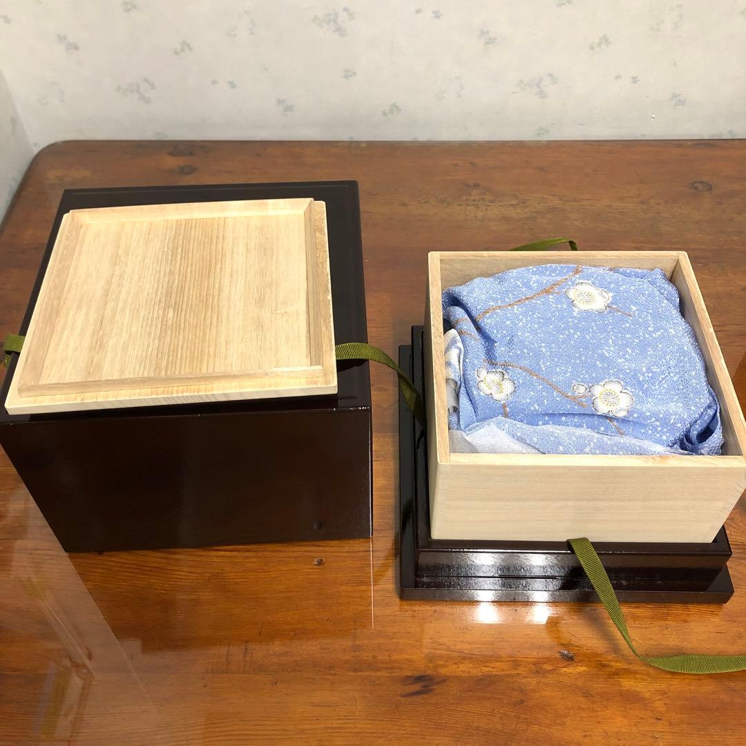 天皇皇后両陛下　翠玉婚記念　手塚石雲作　ボンボニエール　翠玉櫻蝶文喰籠　花蝶窯