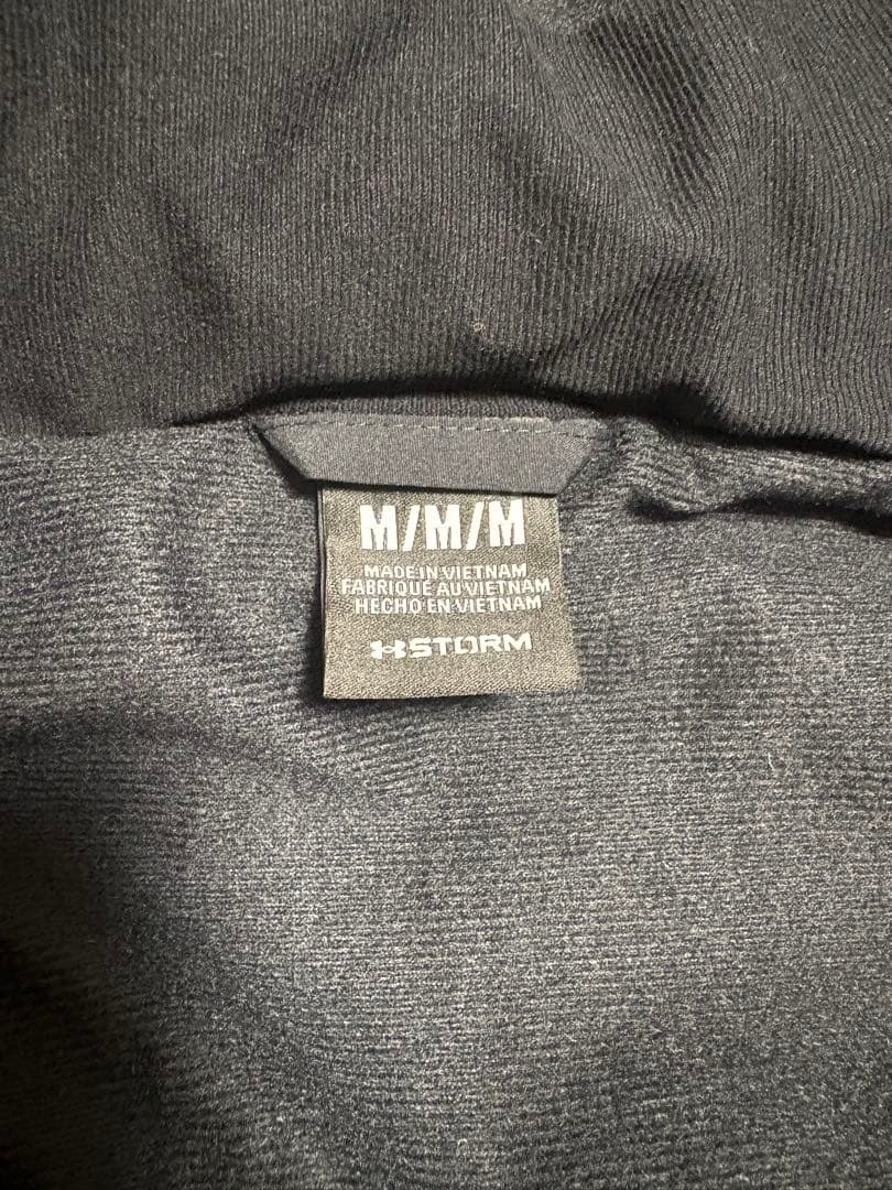 アンダーアーマー　ベンチコート m