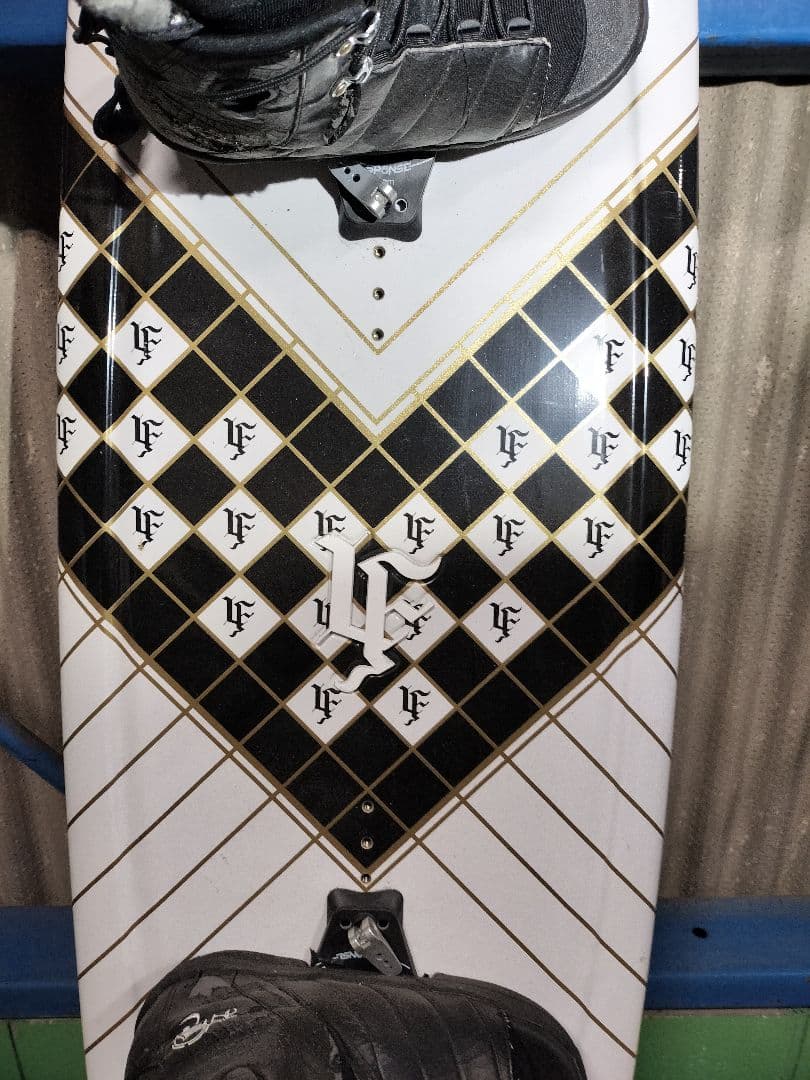 Z*女様 ◆直接引き取り可能◆ ウェイクボード　リキッドフォース　Liquid