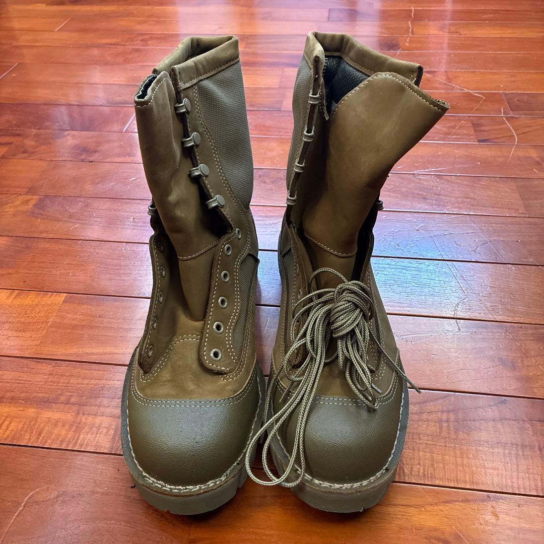 ダナー　防水　ミリタリーブーツ　マウンテンブーツで有名　値下げ
