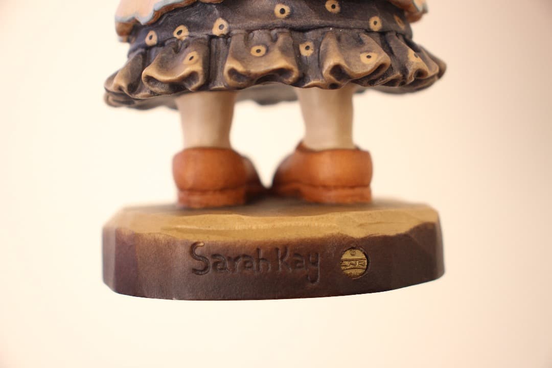 イタリア　ANRI社　サラ・ケイ　マイフェイバリットドール　手彫り　木彫り人形