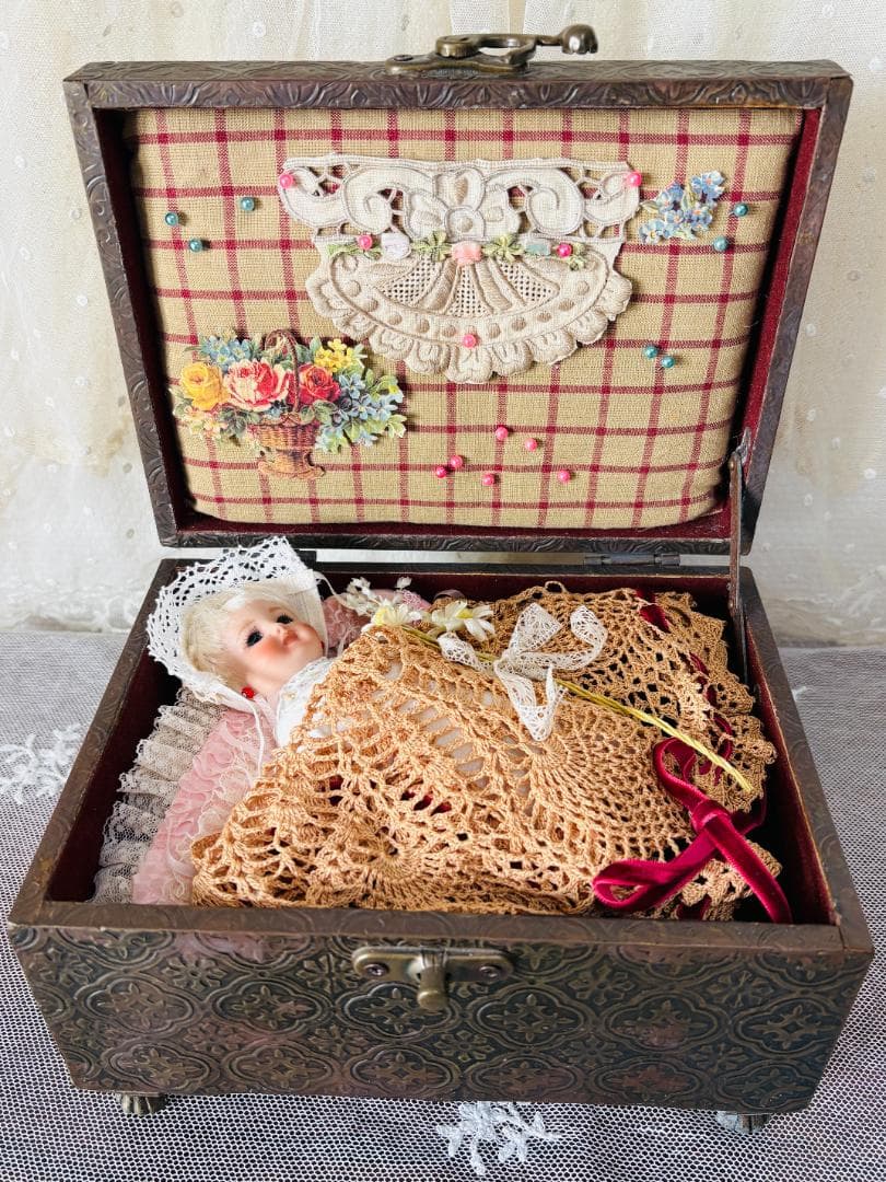 ✨最終出品✨レトロな取っ手付き金板張りボックス　ビスクドール　アンティーク雑貨