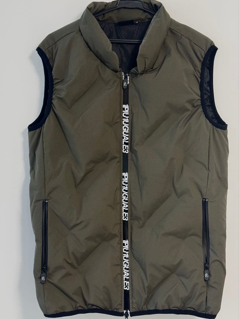 美品1PIU1UGUALE3 GOLF ダウンベスト XLオリーブグリーン