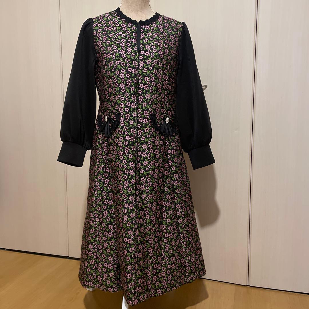 新品タグ付き　スーパービューティー☆ 花柄ジャガード織の袖切替ワンピース