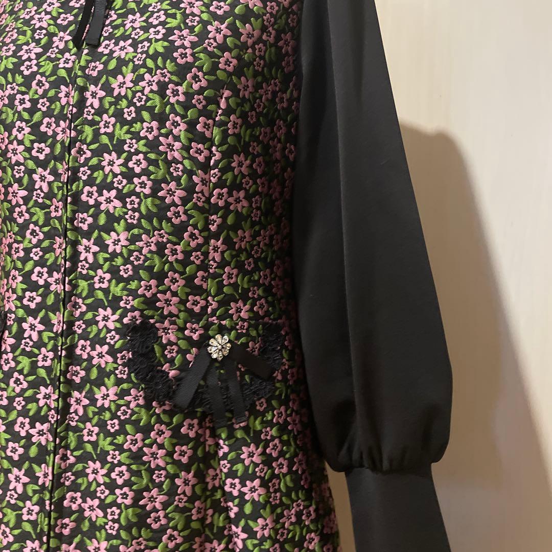 新品タグ付き　スーパービューティー☆ 花柄ジャガード織の袖切替ワンピース