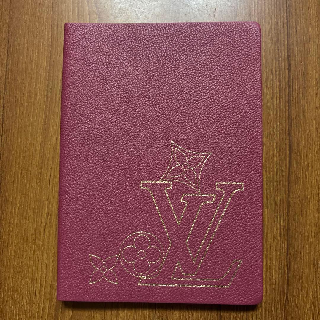 Louis Vuitton ピンク レザー ノート