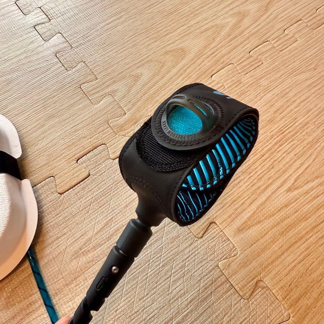 COLE BAZOOKA 5.11 ボード フィン リーシュ ケース付