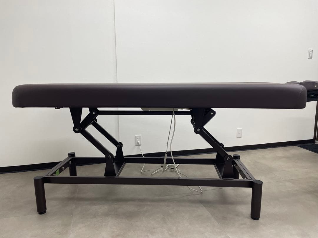 【極美品】昇降式電動ベッド 低反発 幅70cm エステ 整体 ブラウン