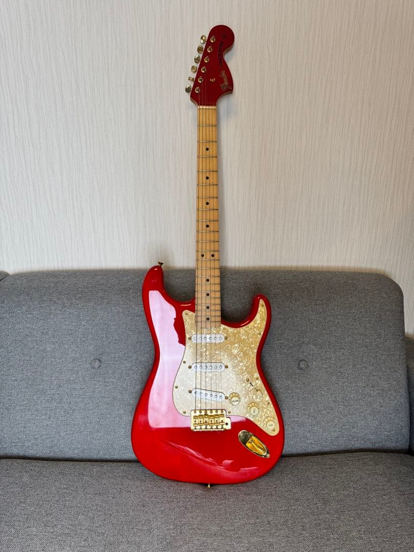 ギター Fender MAMI STRATOCASTER SCANDAL