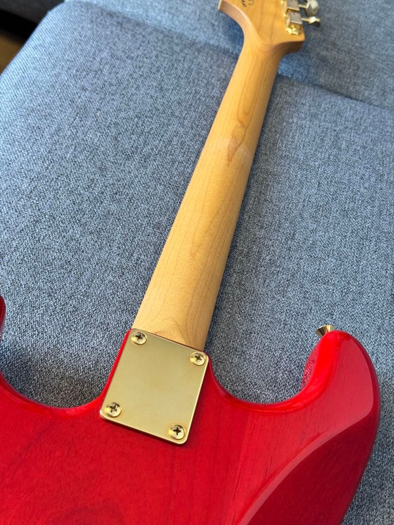 ギター Fender MAMI STRATOCASTER SCANDAL