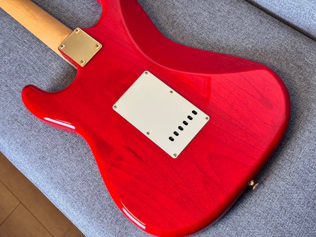 ギター Fender MAMI STRATOCASTER SCANDAL