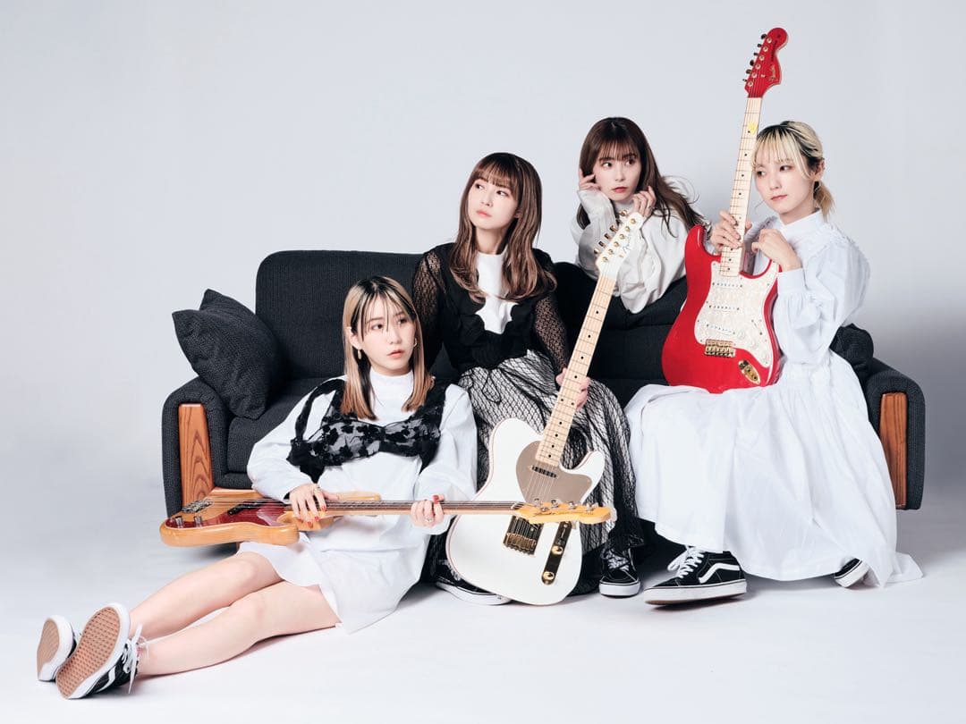 ギター Fender MAMI STRATOCASTER SCANDAL