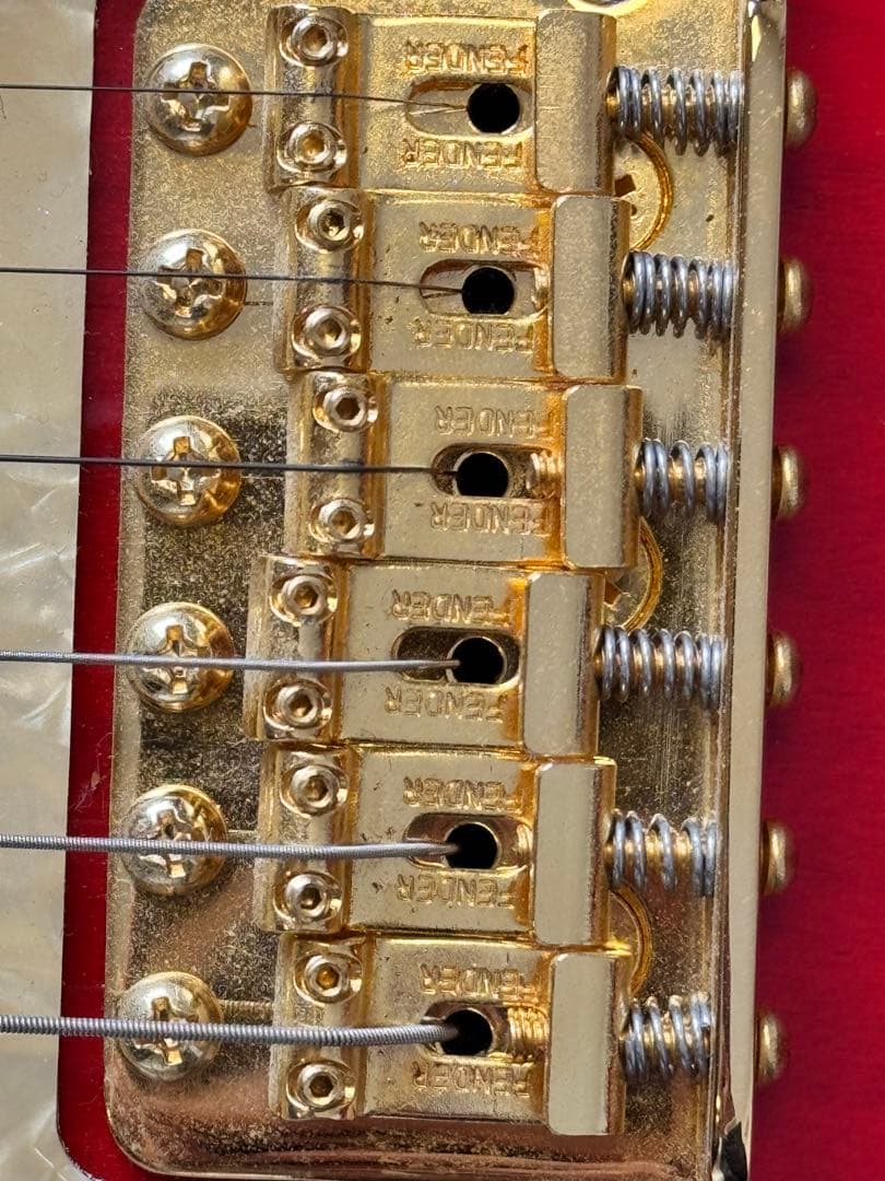 ギター Fender MAMI STRATOCASTER SCANDAL