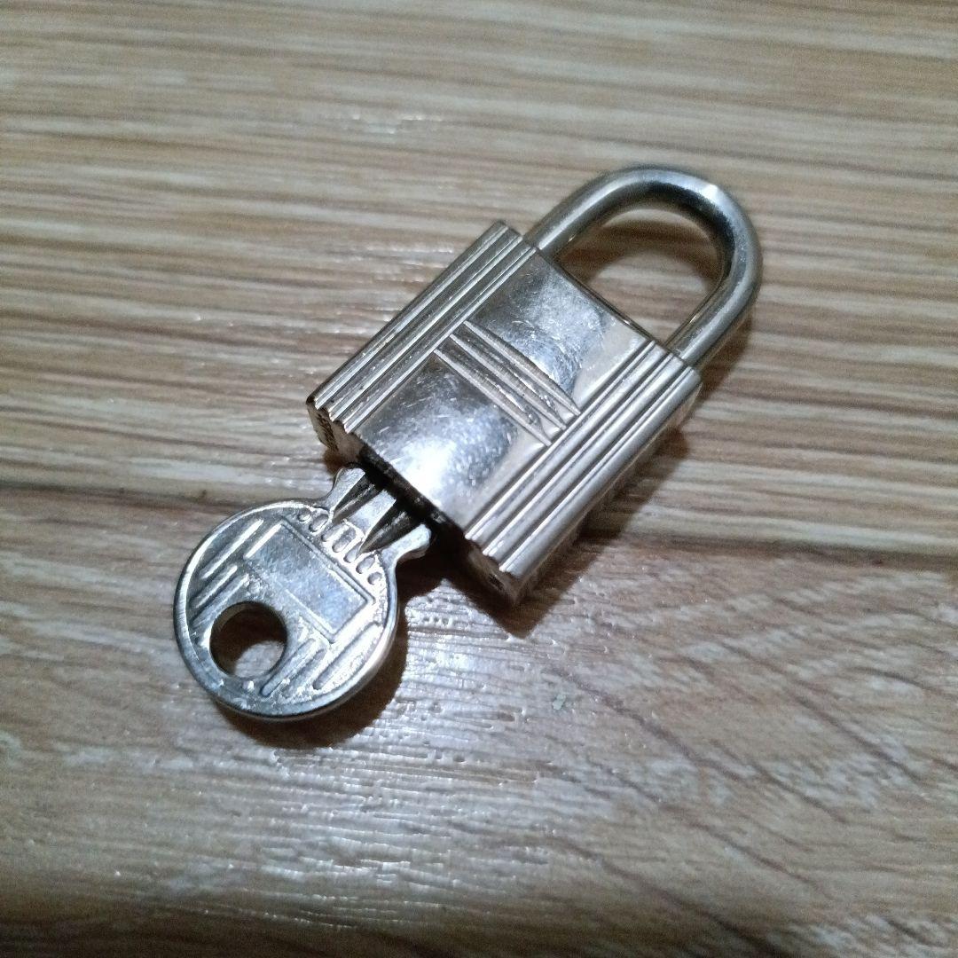 エルメス　カデナ　114番　シルバー　南京錠 鍵付き