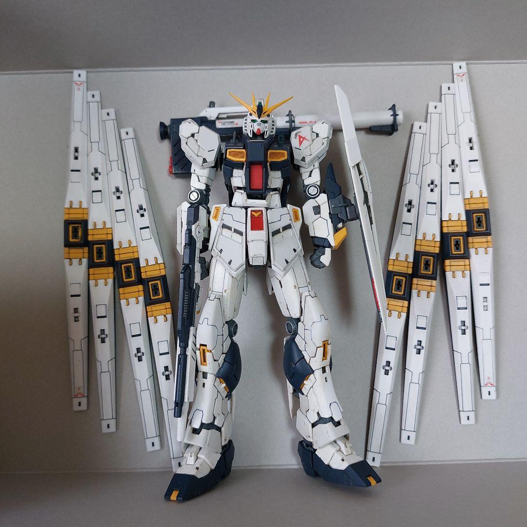 RG 1/144 νガンダム 完成品 ダブルフィン・ファンネル装備 トップコート