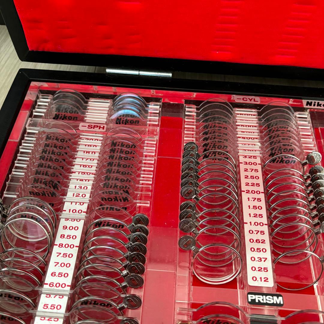 Nikon 検眼レンズセット　アタッシュケース入り　昭和レトロ　視力検査機