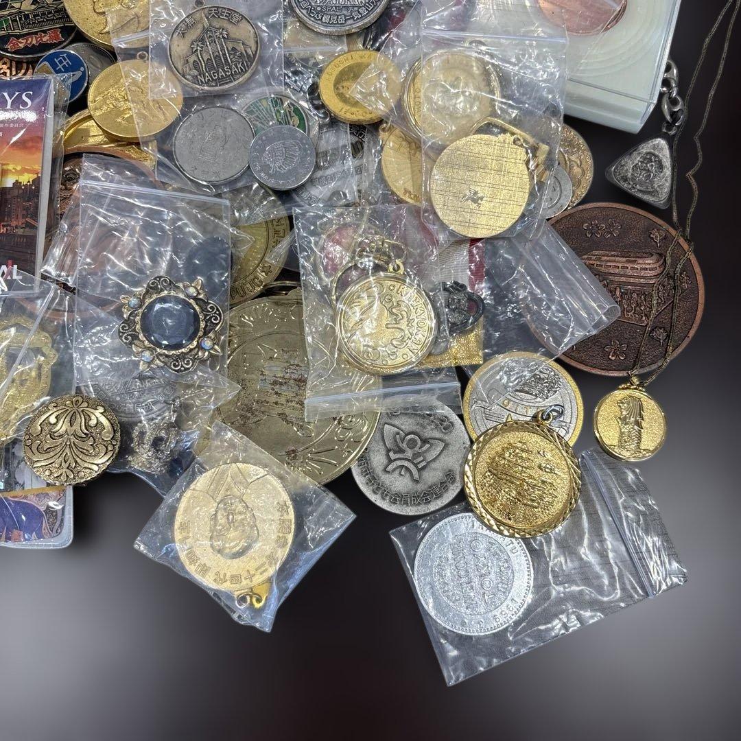 メダルと記念品、キーホルダーコレクション