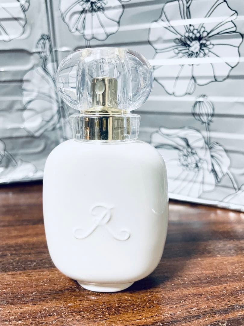 ロジーヌパリ ヴィーヴ ラ マリエ 香水 リボン付き