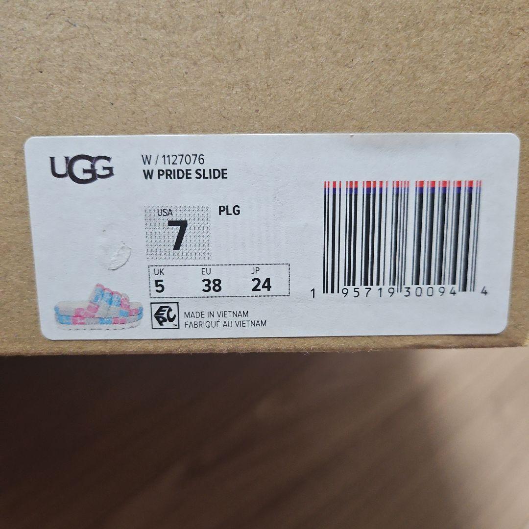最終お値下げ　新品　UGG　厚底サンダル&Tシャツ&ソックス　3点セット