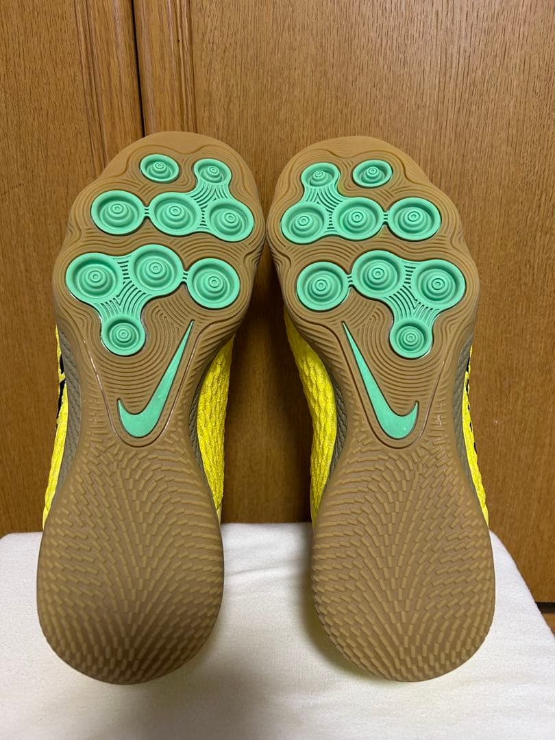 【極美品】ナイキ リアクトガト フットサルシューズ React Gato