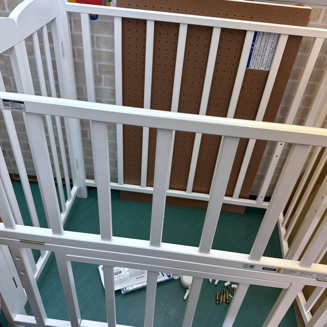 カトージ　折りたたみ　ベビーベッド　ホワイト　ミニサイズ