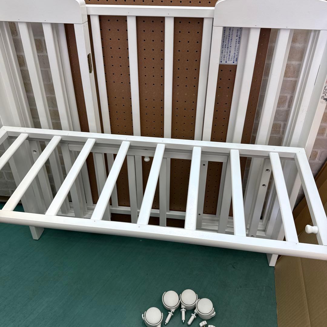 カトージ　折りたたみ　ベビーベッド　ホワイト　ミニサイズ