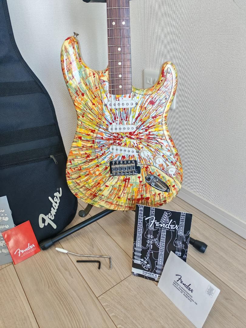 Fender Stratocaster HANABI 手描き 300のうちの1個